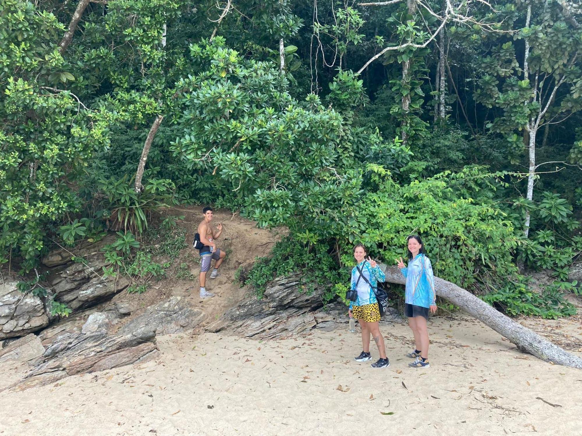 Ubatuba Wild Surf Hostel ภายนอก รูปภาพ